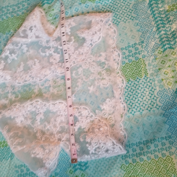 Short Cap Sleeve Lace Bolero - Picture 5 of 8